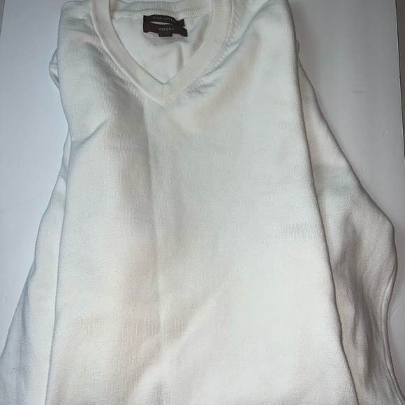 Sweater - Picture 5 of 8